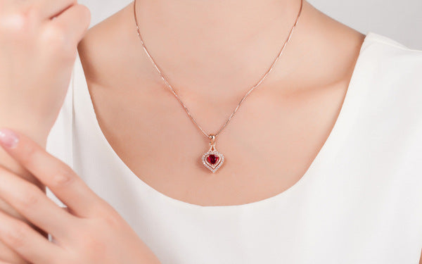New Style Full Diamond And Micro Inlaid Colorful Gemstone Love Heart Pendant Luxury Simulation Diamond Ruby Necklace Jewelry Female